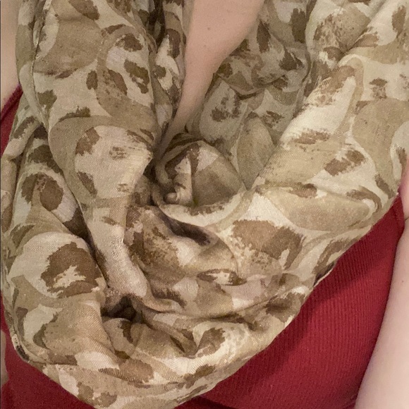 Coach infinity scarf - Picture 4 of 4
